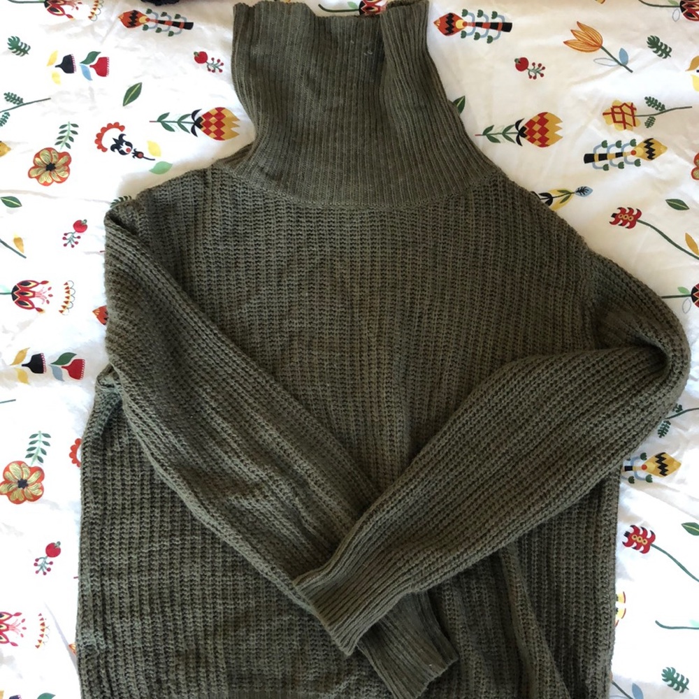 Brandy Melville Turtleneck